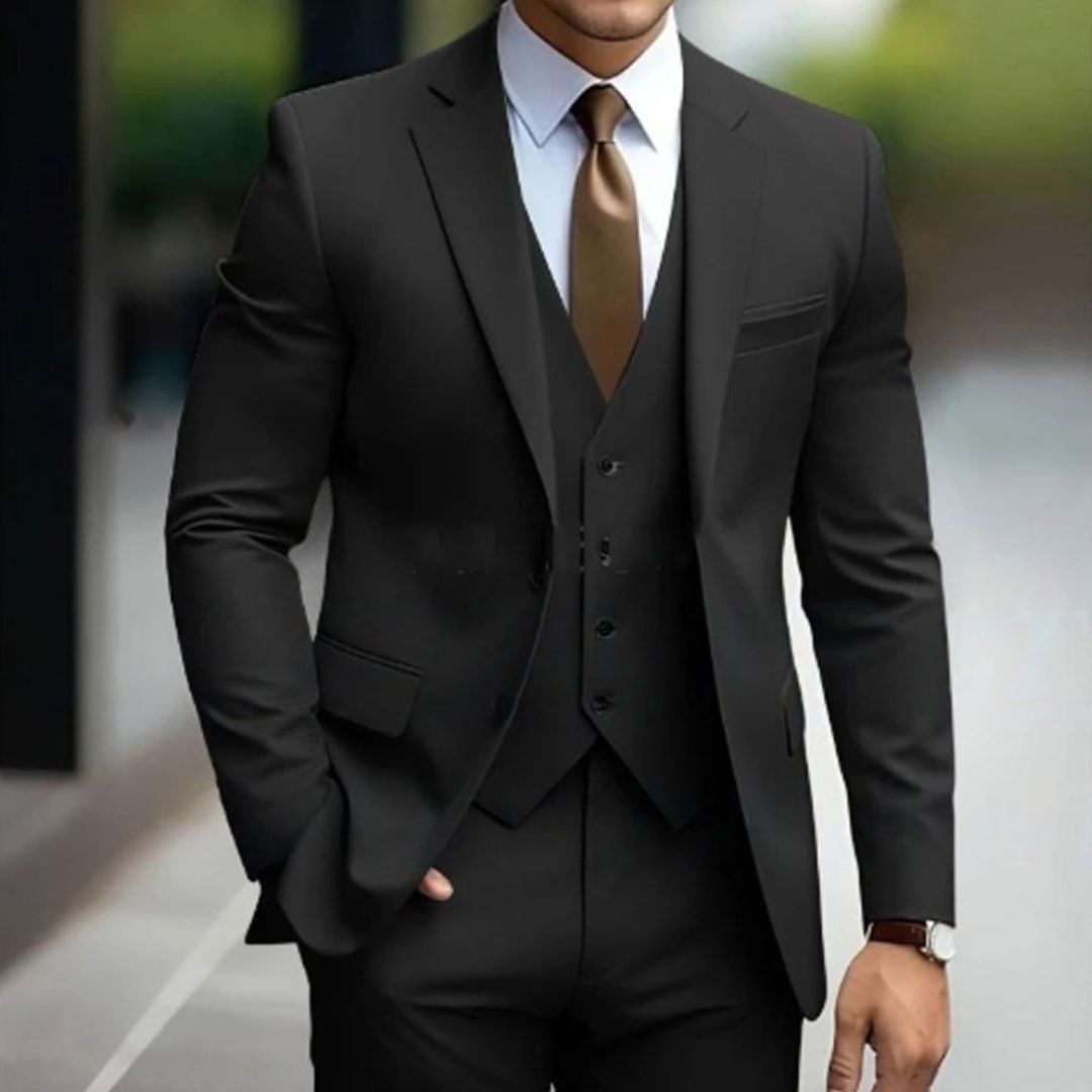 Men's 3-Piece Suit with Notch Lapel Jacket Buttoned Waistcoat and Straight-Leg Trousers