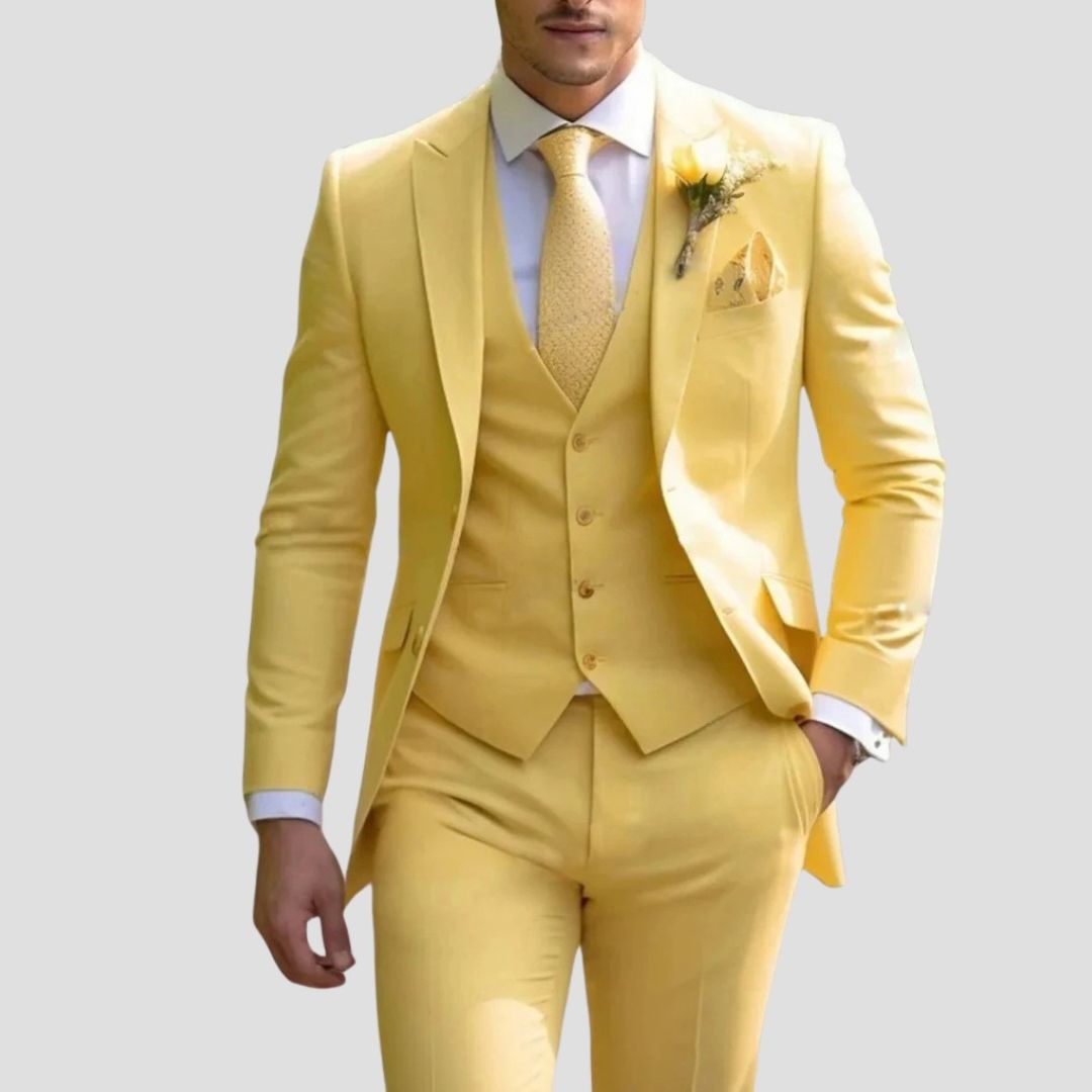 Men's 3-Piece Suit with Notch Lapel Jacket Buttoned Waistcoat and Straight-Leg Trousers