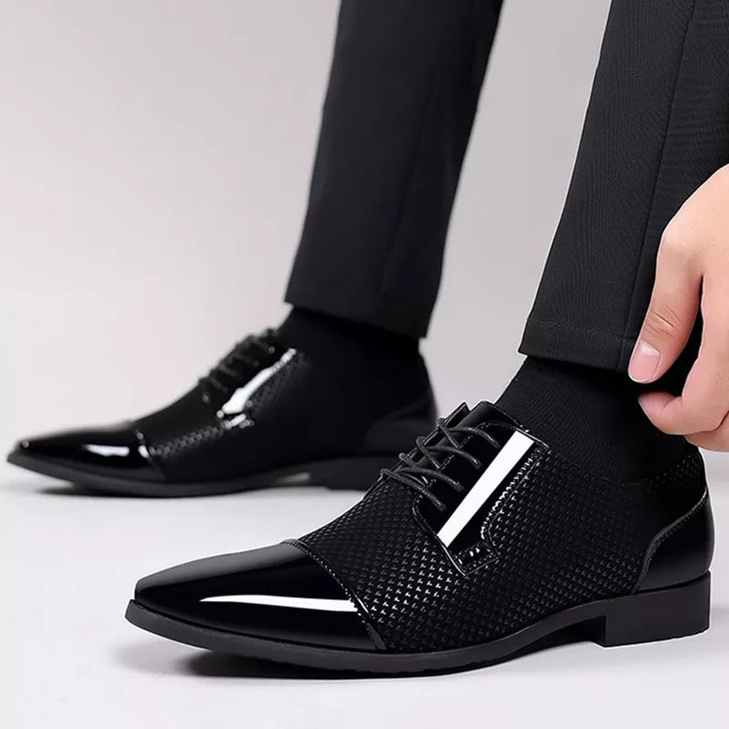 Men's Lace-Up Oxford Shoes with High-Sheen Cap Toe and Textured Panel Upper