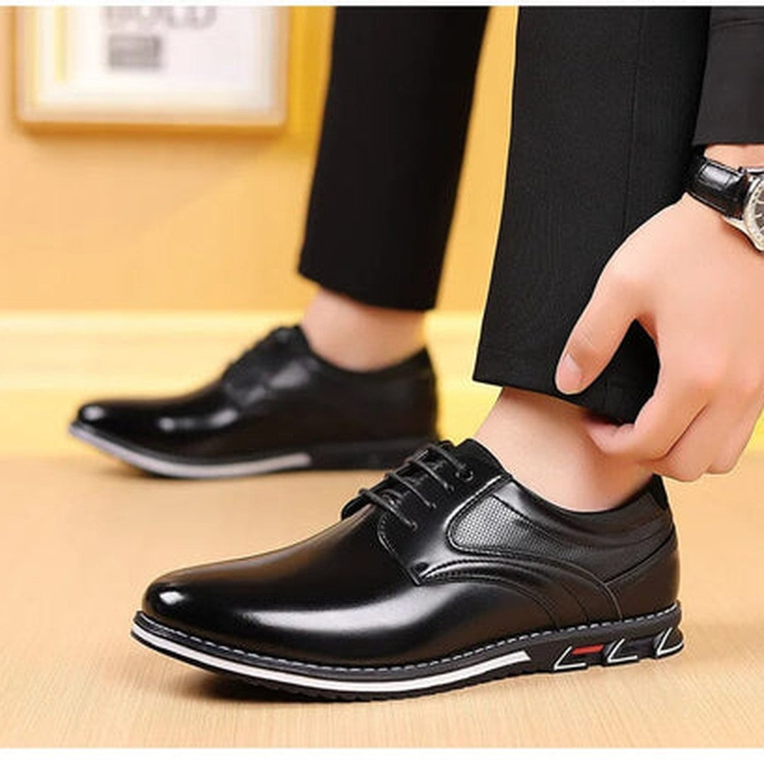 Men's Lace-Up Oxford Shoes with Perforated Panel and Contrast Sole