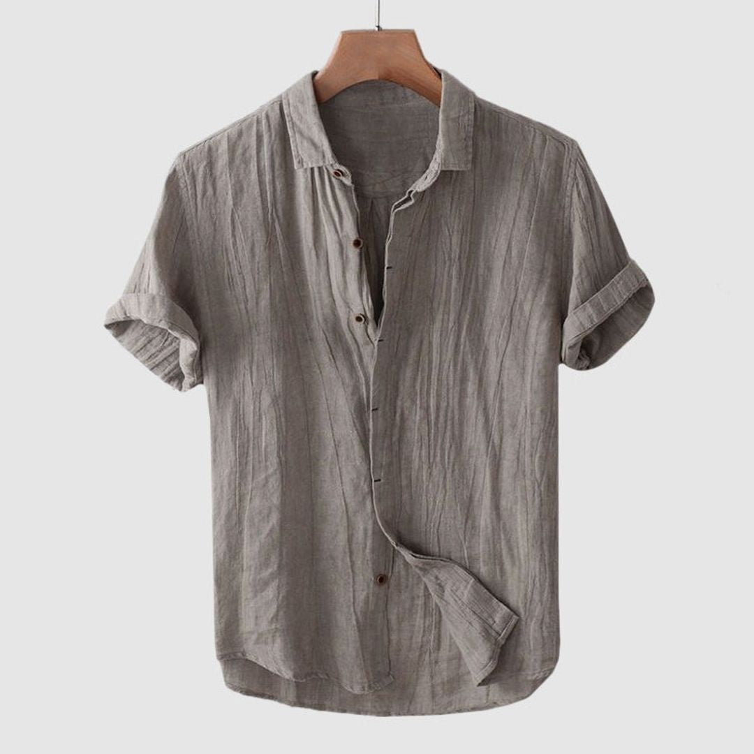 Men's Short Sleeve Shirt with Point Collar and Button Front Placket
