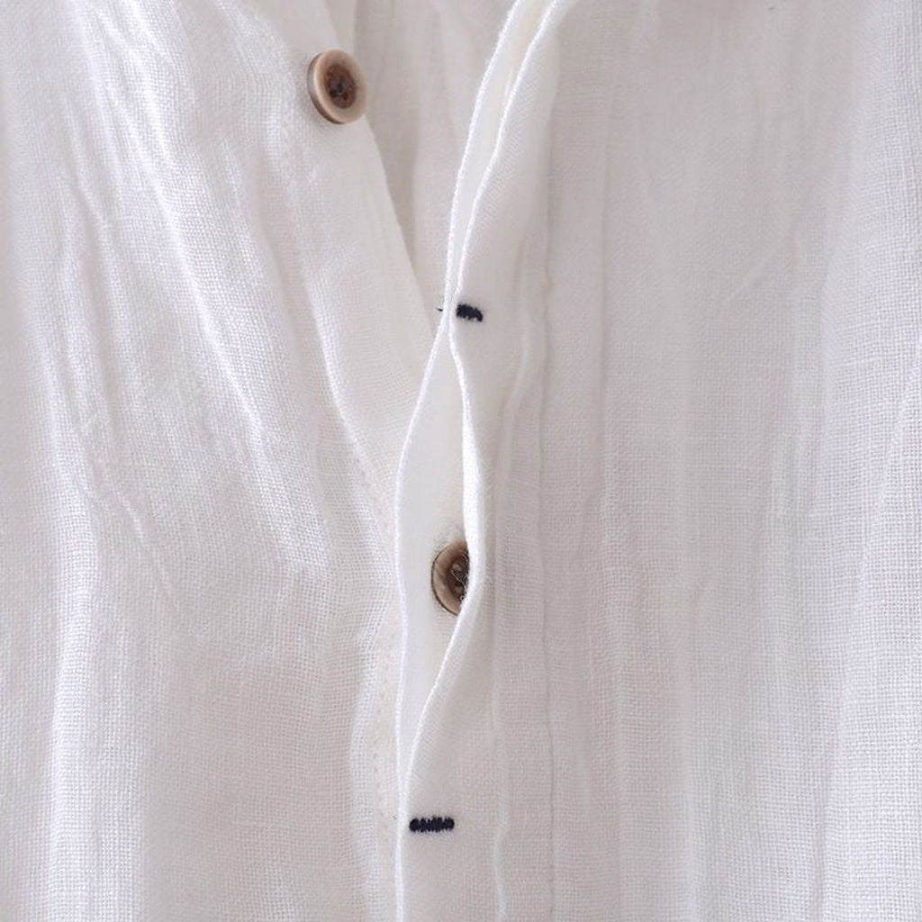 Men's Short Sleeve Shirt with Point Collar and Button Front Placket