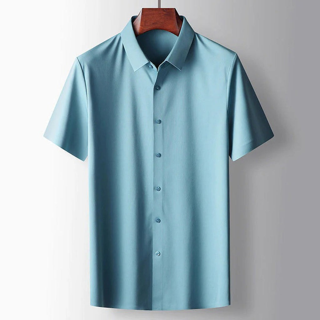 Men's Short Sleeve Shirt with Spread Collar and Button Front Placket