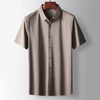 Men's Short Sleeve Shirt with Spread Collar and Button Front Placket