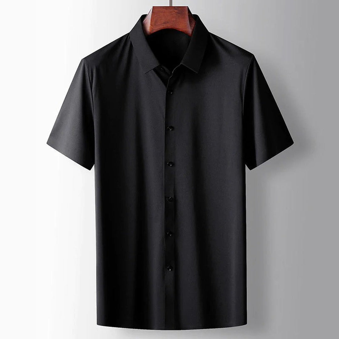 Men's Short Sleeve Shirt with Spread Collar and Button Front Placket