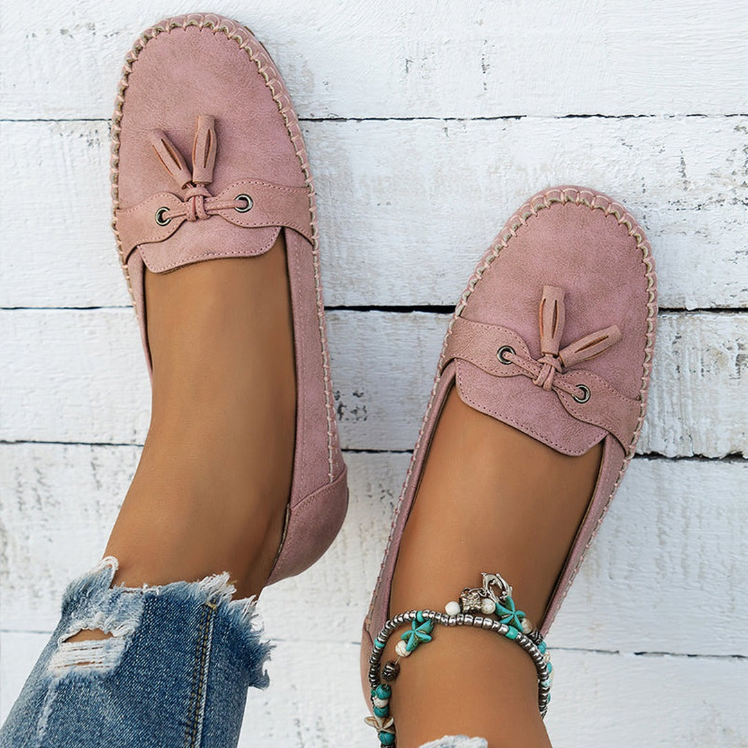 Women's Flat Loafers with Tassel Detail and Whipstitch Trim