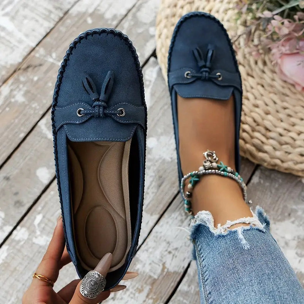 Women's Flat Loafers with Tassel Detail and Whipstitch Trim