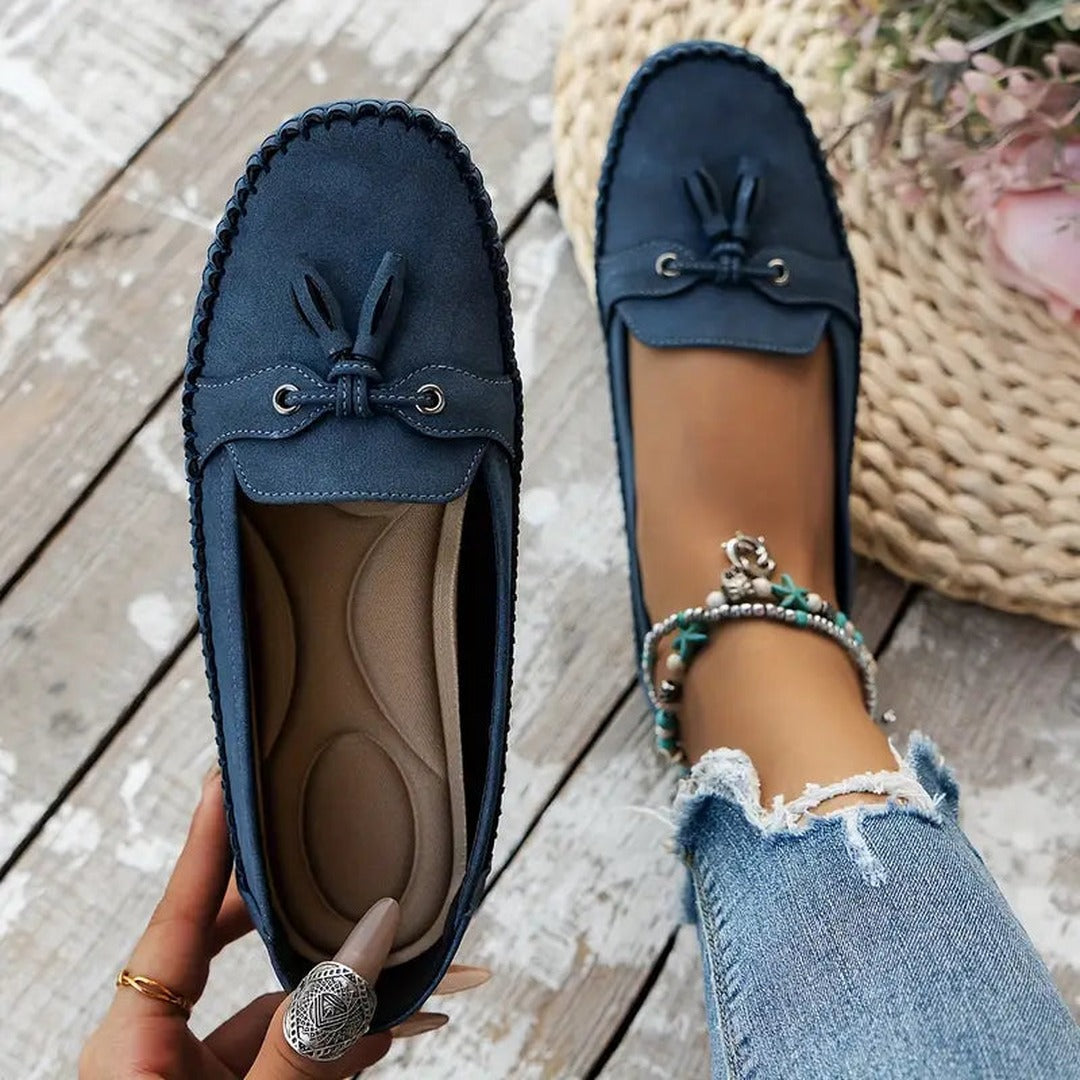 Women's Flat Loafers with Tassel Detail and Whipstitch Trim
