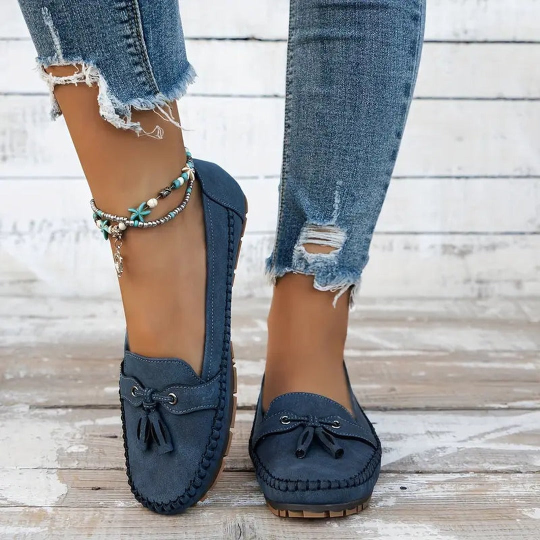 Women's Flat Loafers with Tassel Detail and Whipstitch Trim