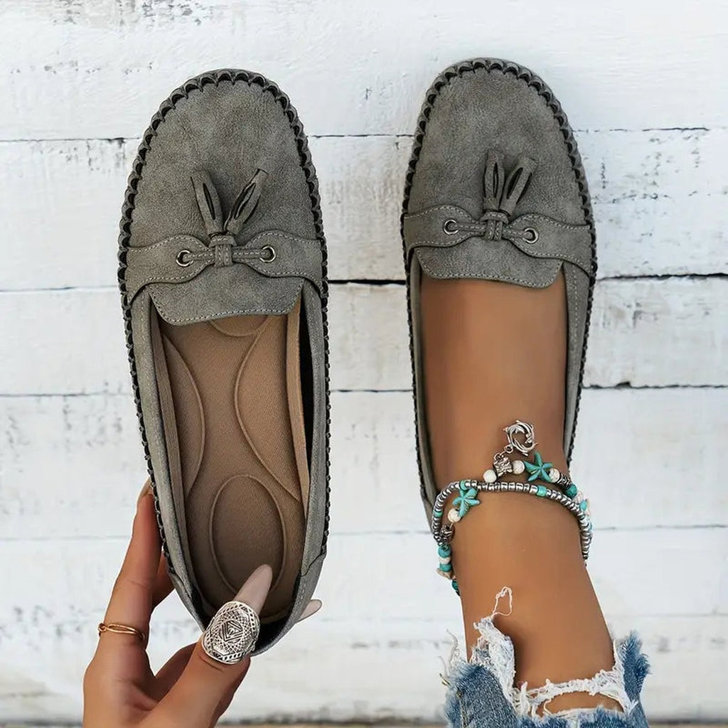 Women's Flat Loafers with Tassel Detail and Whipstitch Trim