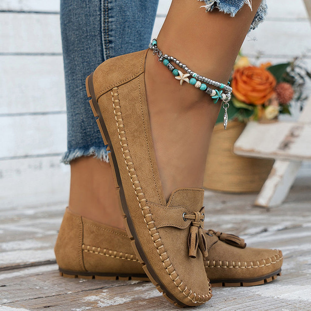 Women's Flat Loafers with Tassel Detail and Whipstitch Trim