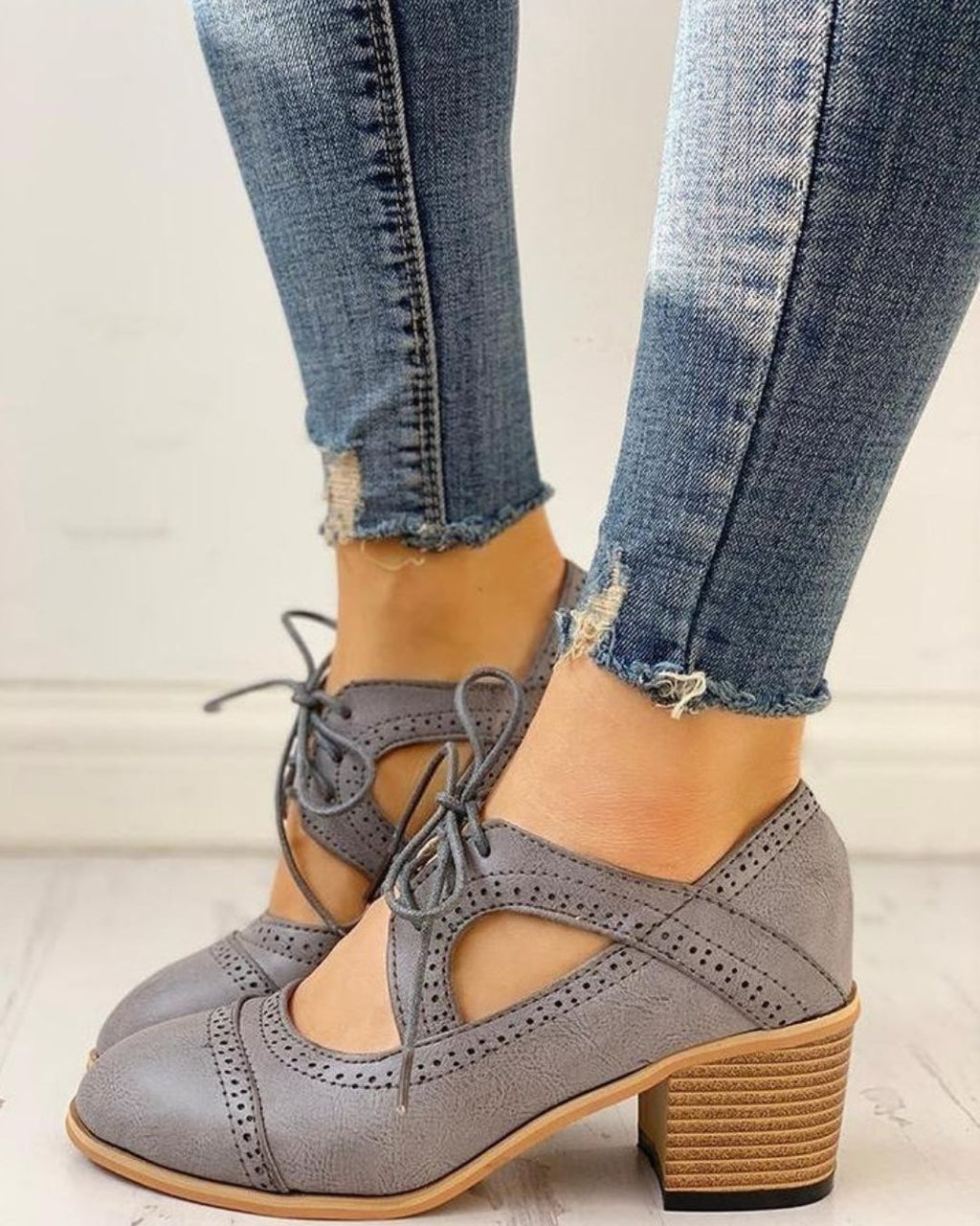 Women's Lace-Up Block Heel Shoes with Perforated Upper Panel and Round Toe