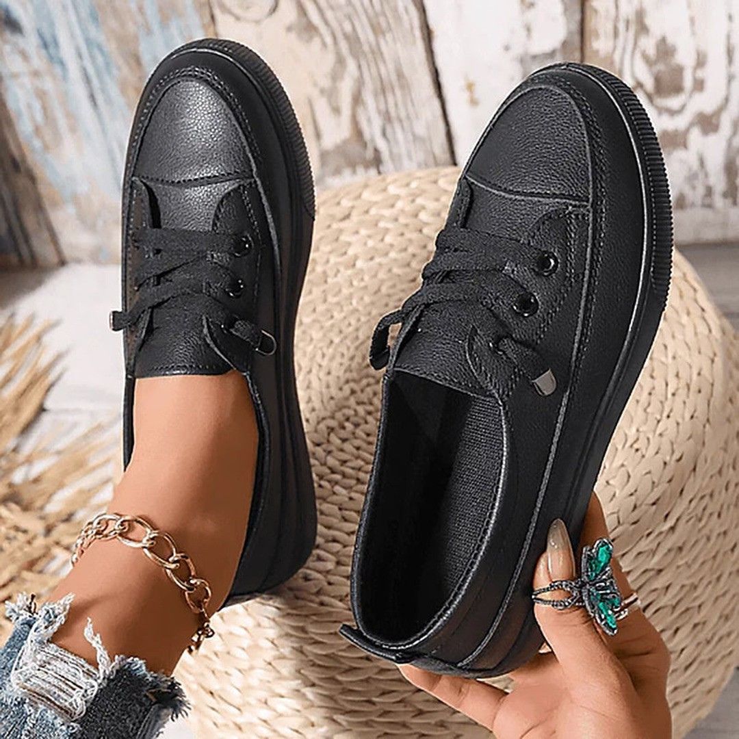 Women's Lace-Up Low-Top Trainers with Round Toe and Flat Textured Outsole