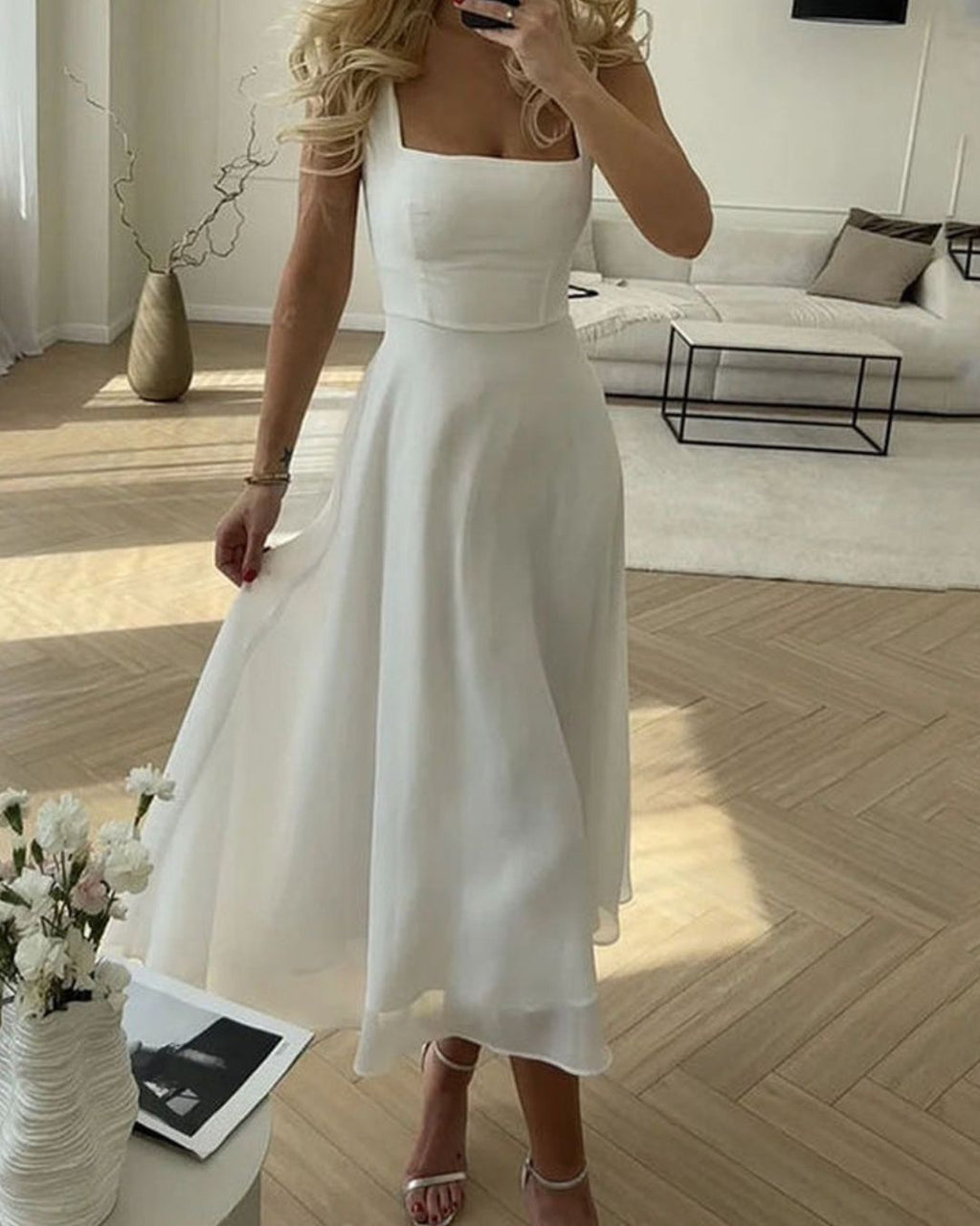 Women's Midi Dress with Square Neckline and Wide Shoulder Straps and Flared Skirt