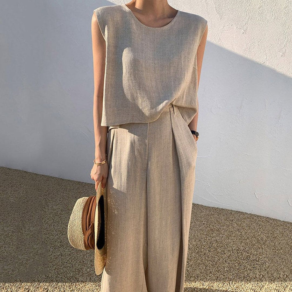 Women's Sleeveless Top and Wide-Leg Trousers Set with Round Neckline and Pleated Waistband