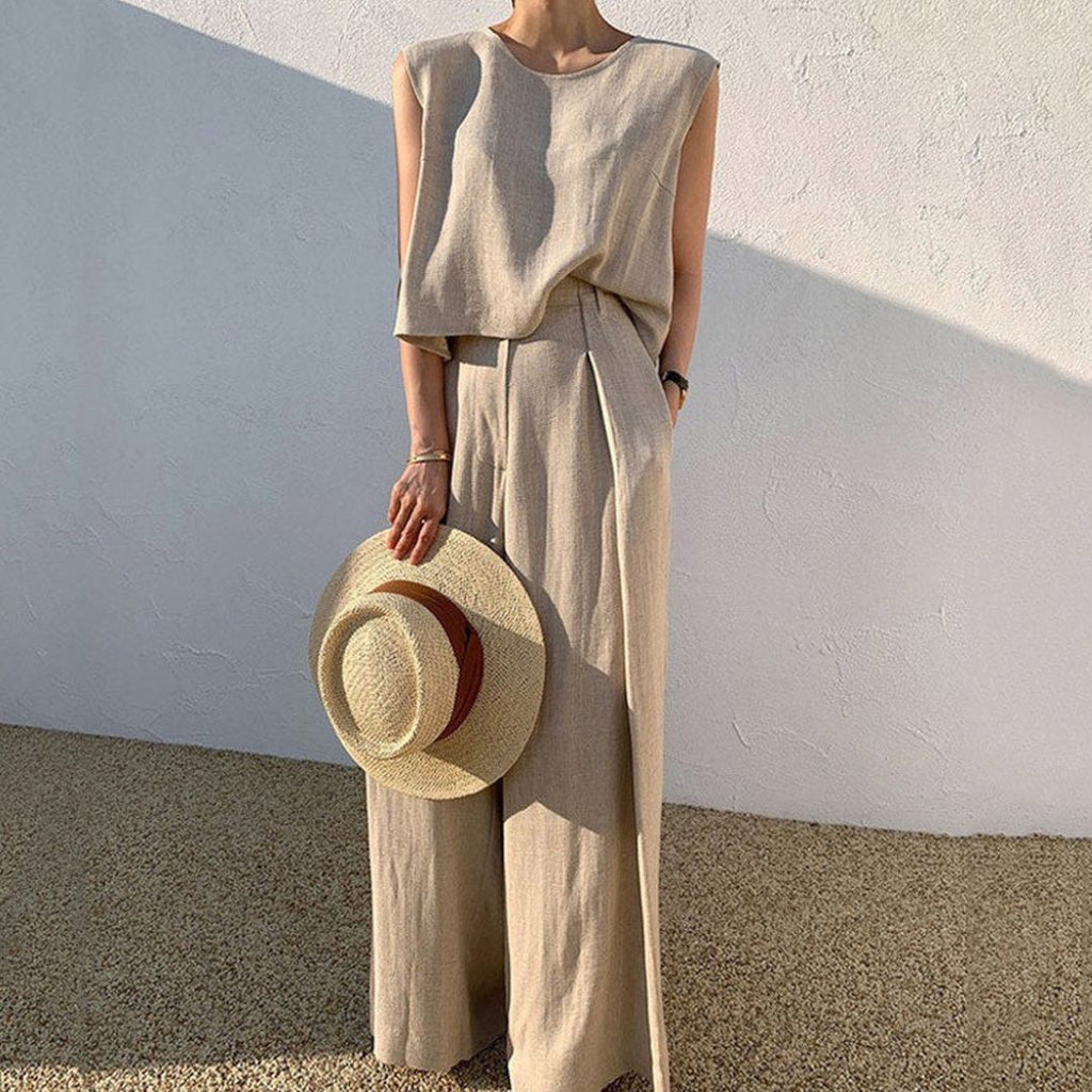 Women's Sleeveless Top and Wide-Leg Trousers Set with Round Neckline and Pleated Waistband