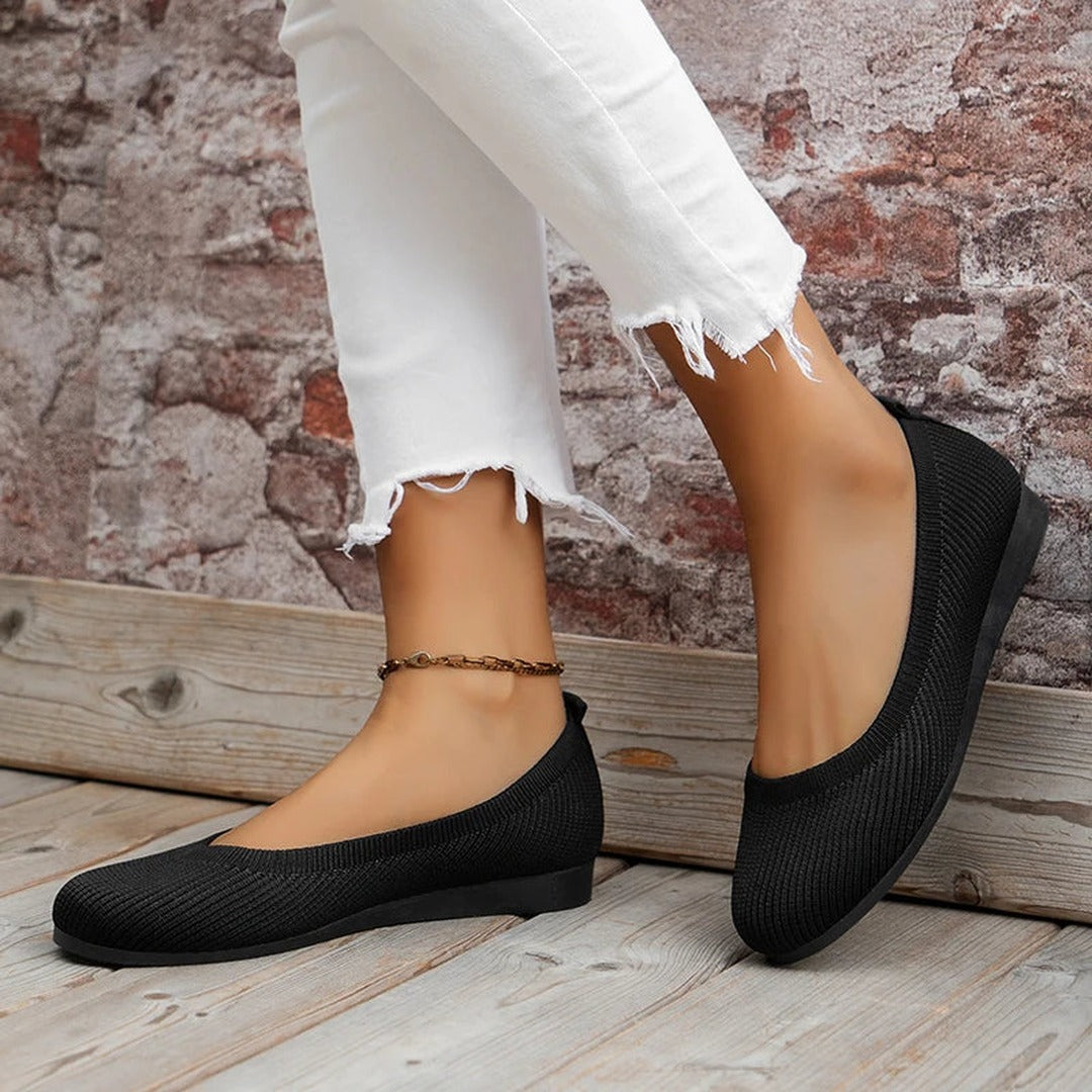 Women's Slip-On Ballet Flats with Round Toe and Ribbed-Texture Upper