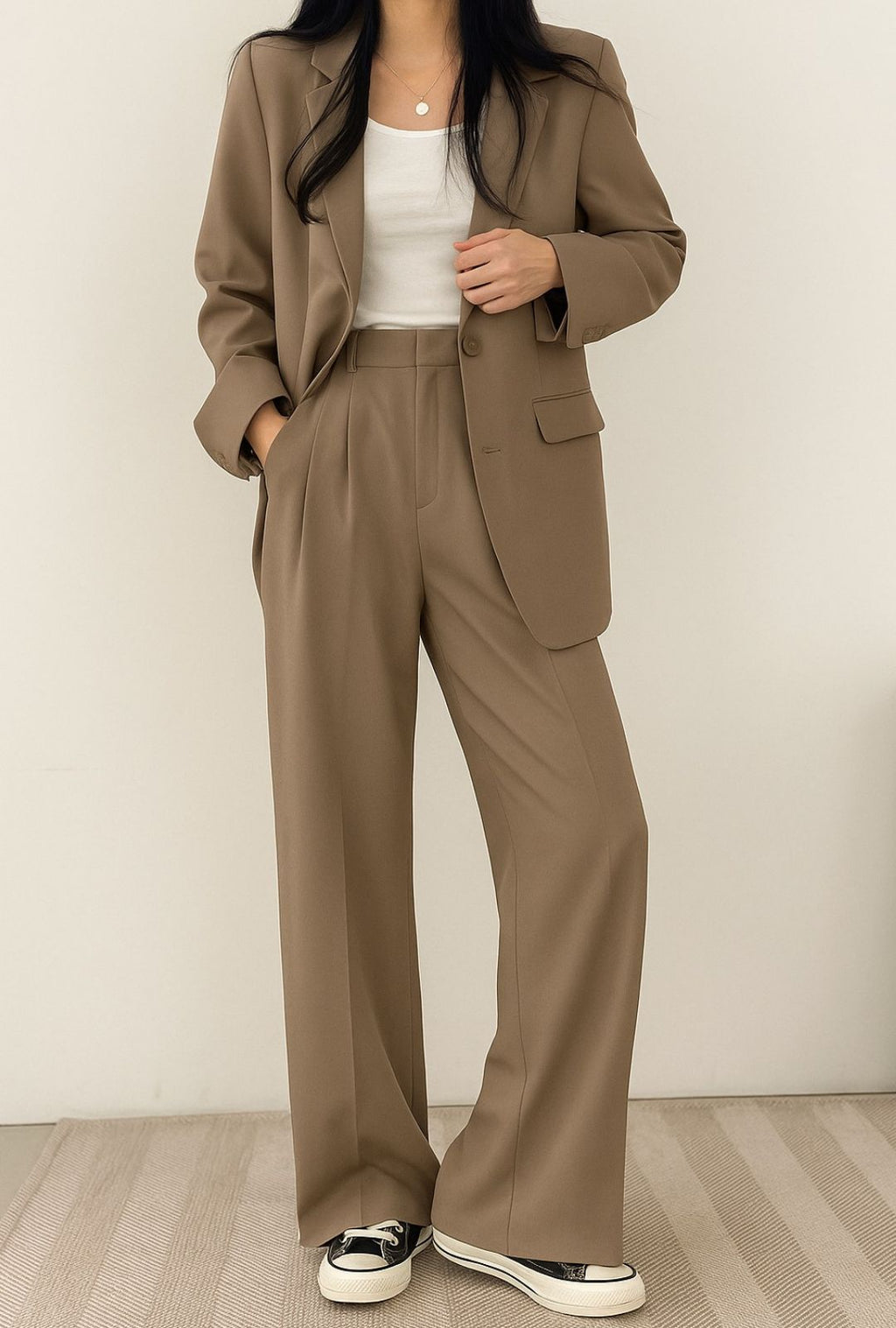 Women's Two-Piece Blazer and Wide-Leg Trousers Set with Notch Lapel and Button Front