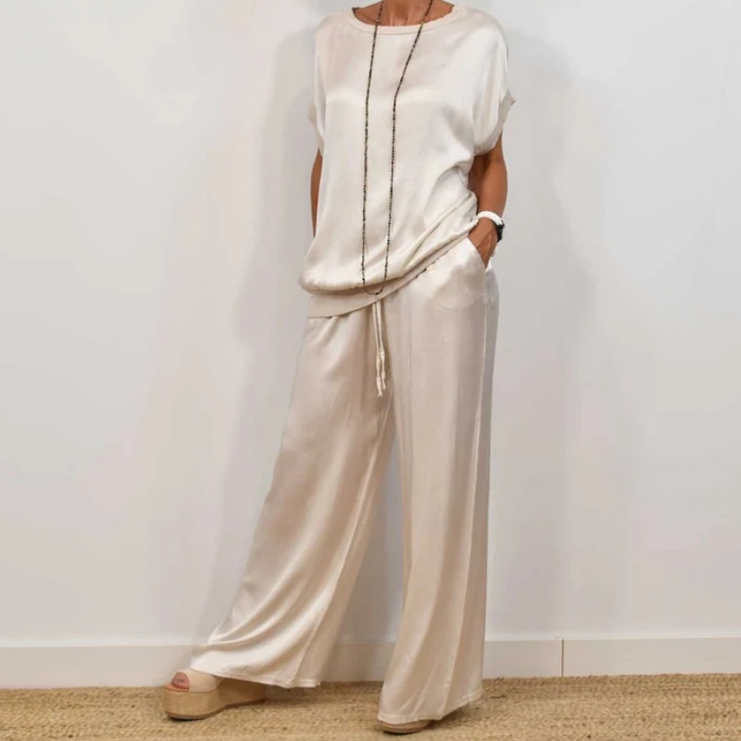 Women's Two-Piece Set with Round Neckline Short Sleeve Top and Wide-Leg Drawstring Trousers
