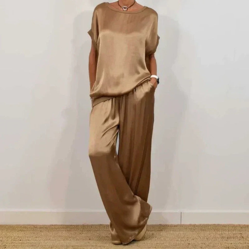 Women's Two-Piece Set with Round Neckline Short Sleeve Top and Wide-Leg Drawstring Trousers