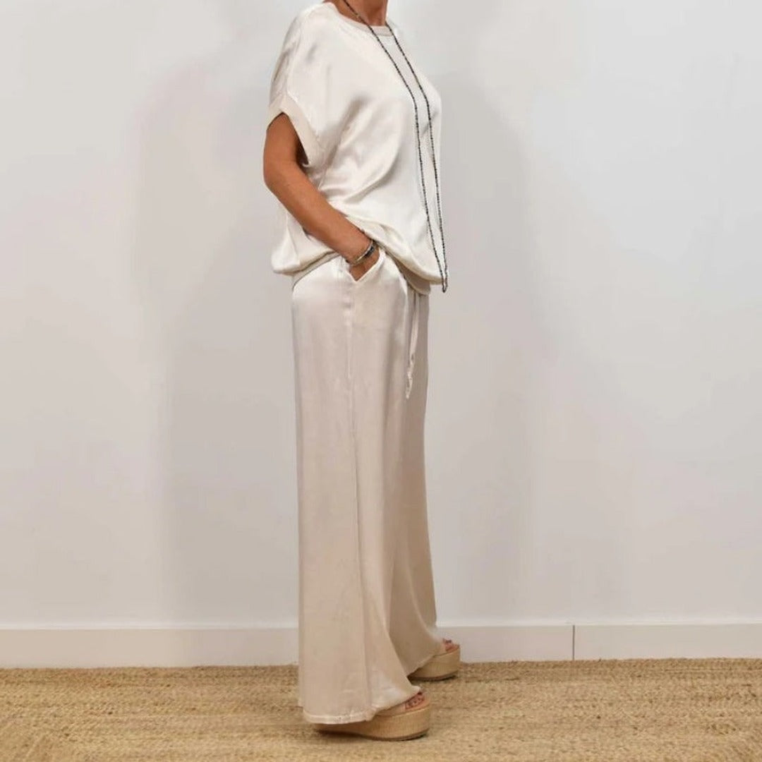 Women's Two-Piece Set with Round Neckline Short Sleeve Top and Wide-Leg Drawstring Trousers
